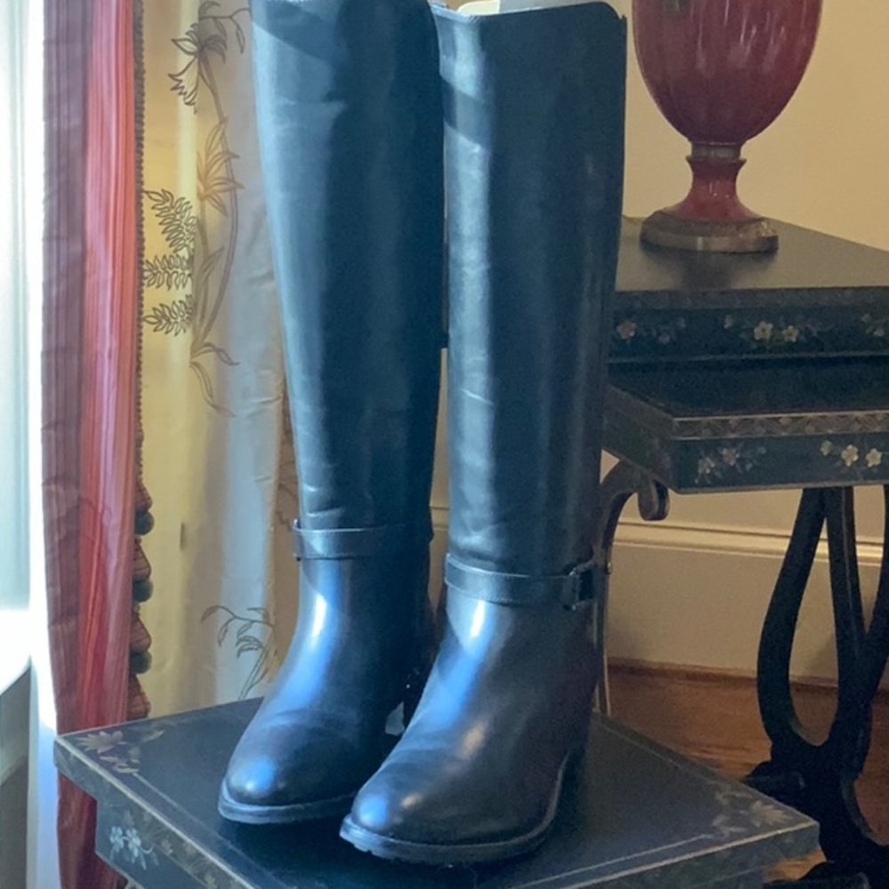 Aquatalia Black Knee High Black Boots, Leather and Suede, size 6